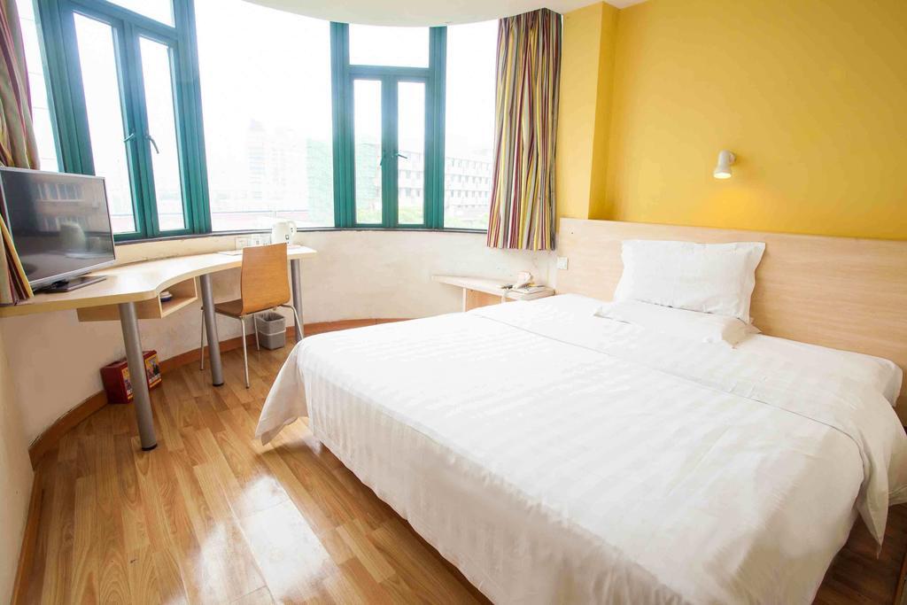 7Days Inn Haikou Hong Kong City Buitenkant foto