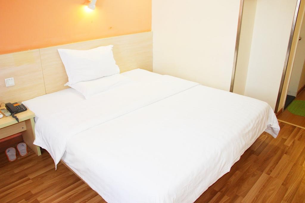 7Days Inn Haikou Hong Kong City Buitenkant foto
