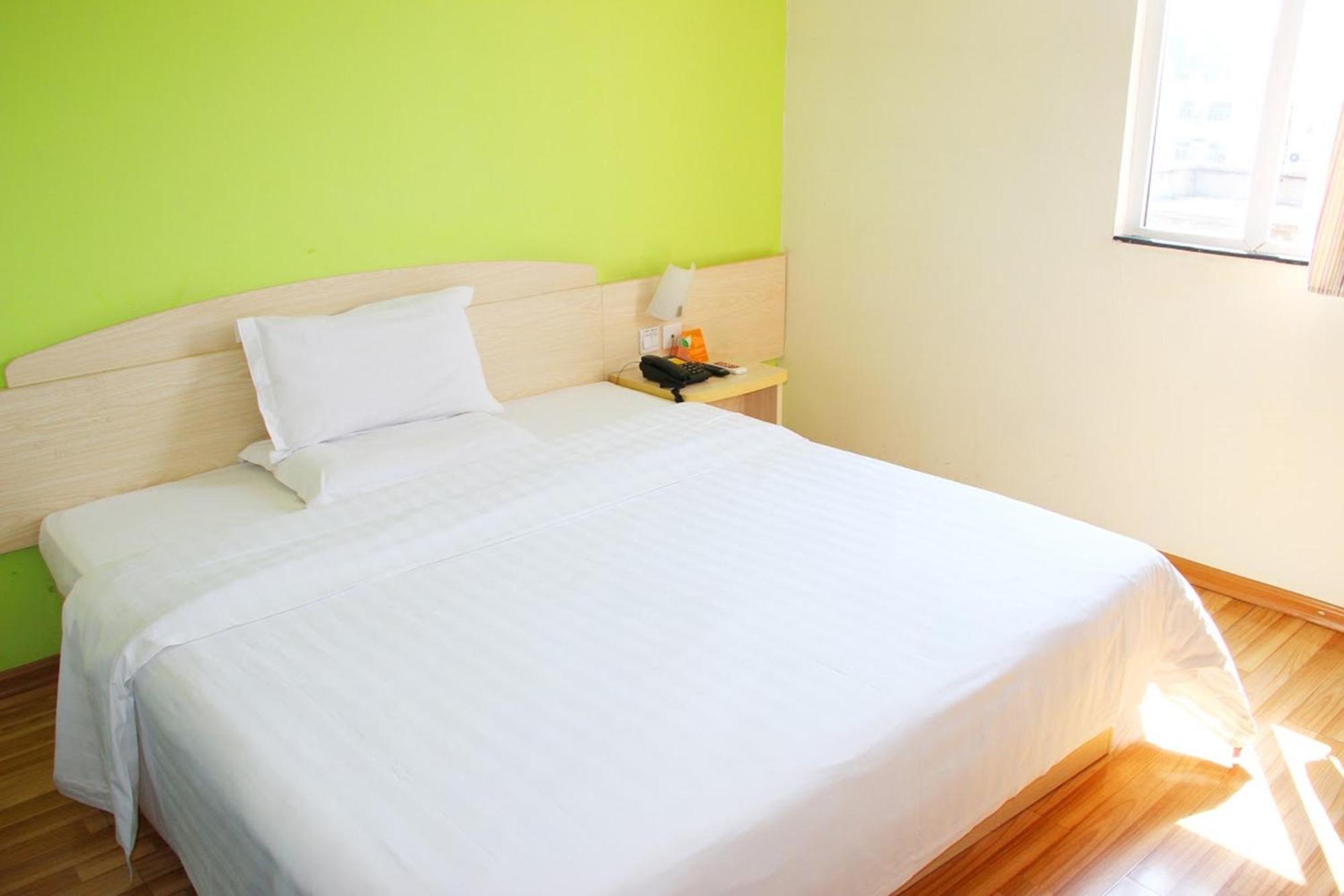 7Days Inn Haikou Hong Kong City Buitenkant foto