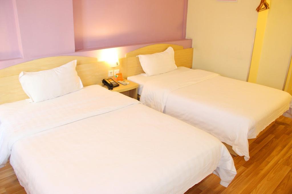 7Days Inn Haikou Hong Kong City Buitenkant foto
