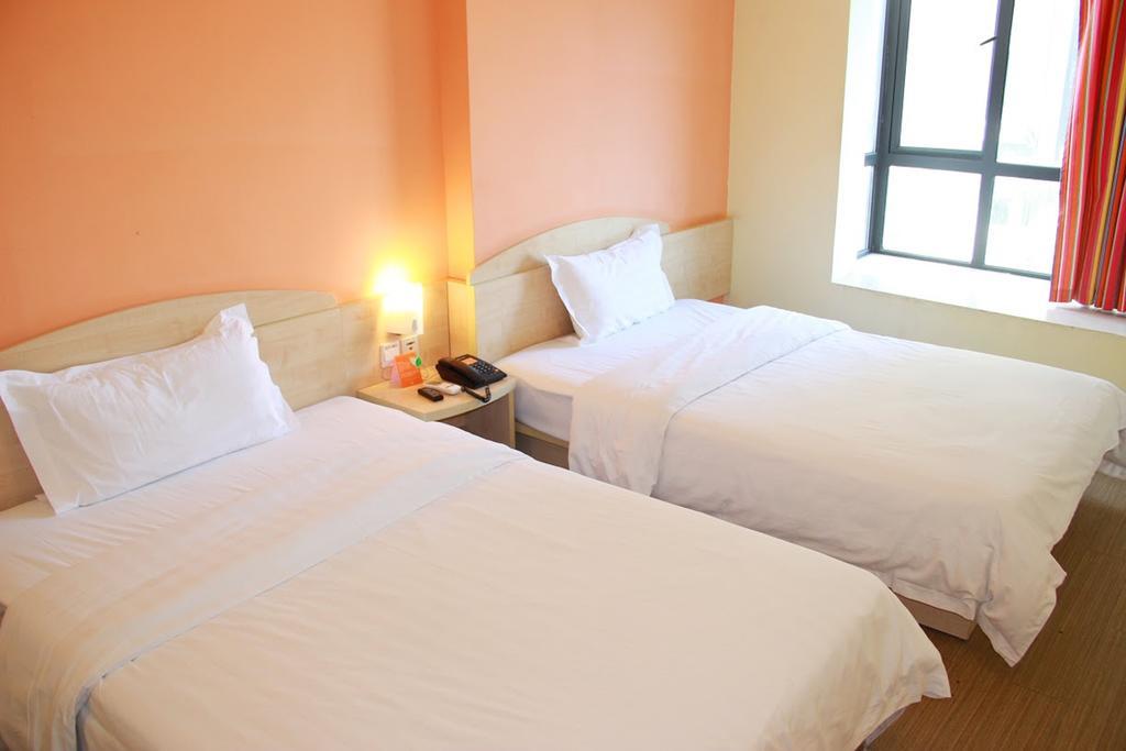 7Days Inn Haikou Hong Kong City Buitenkant foto